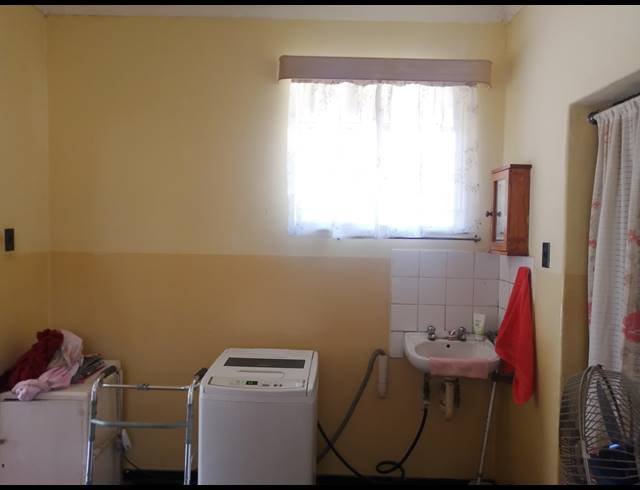 2 BEDROOM FREEHOLD SOLD IN STILFONTEIN EXT 1